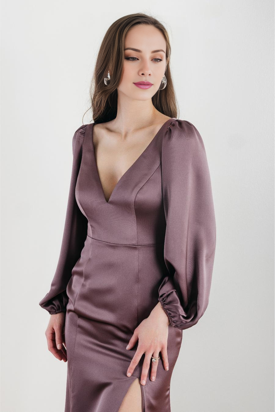 Vestido de noche Jimiss con escote en V, manga larga, espalda descubierta, abertura lateral y largo hasta el suelo