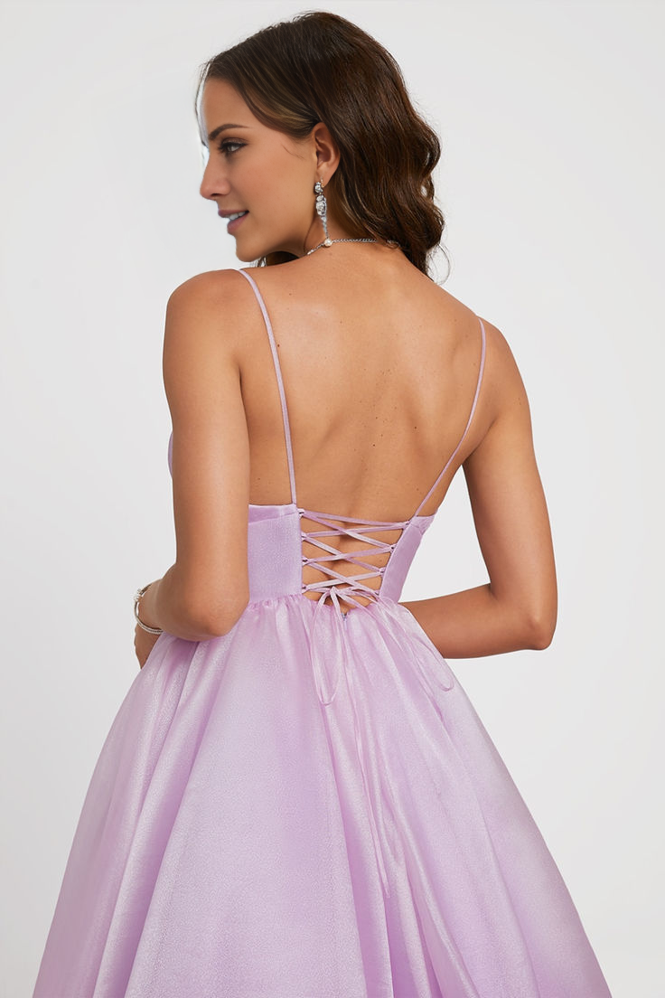 Vestido de noche de princesa con escote en V y cola amplia