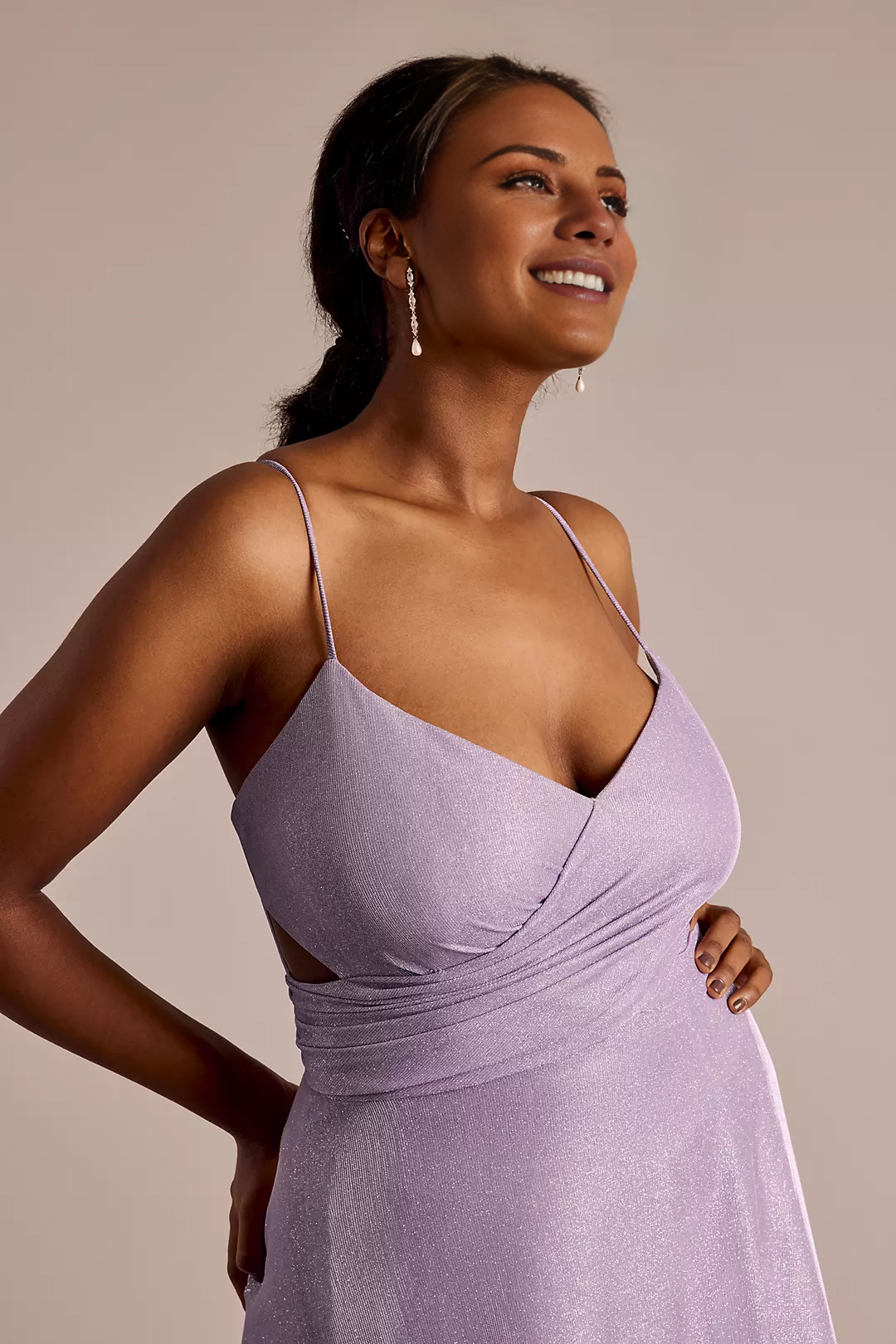 Vestido de fiesta Jimiss de corte A, escote en V, espalda descubierta, sin mangas, tirantes finos, aberturas laterales y largo hasta el suelo