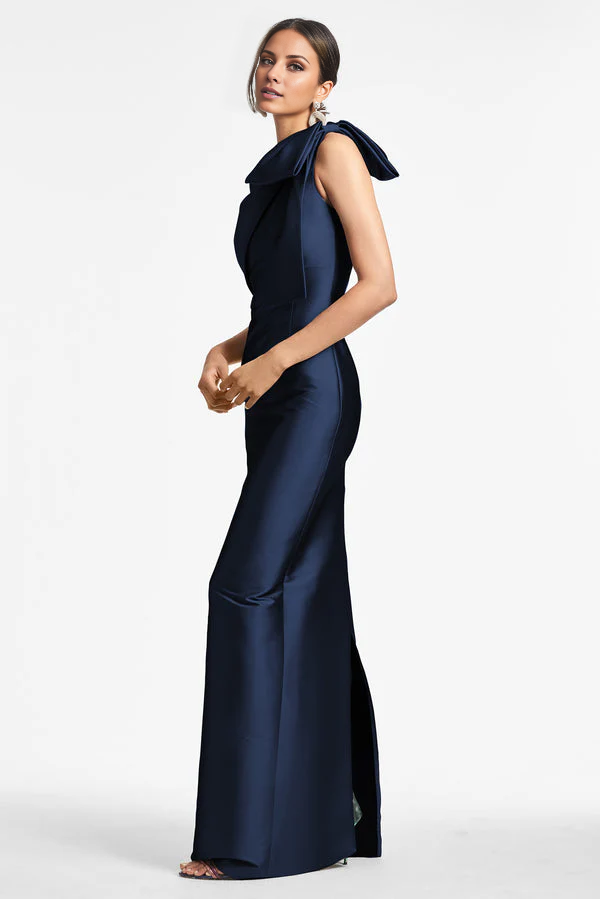 Vestido de fiesta Jimiss con escote asimétrico, hombros descubiertos, sin mangas, detalle de lazo, espalda descubierta y largo hasta el suelo