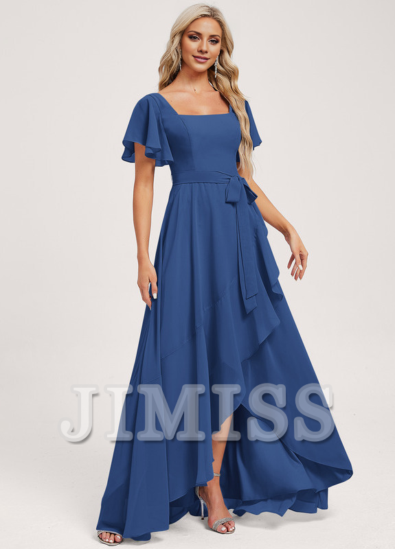 Vestido de dama de honor asimétrico de gasa con corte A y corte cuadrado