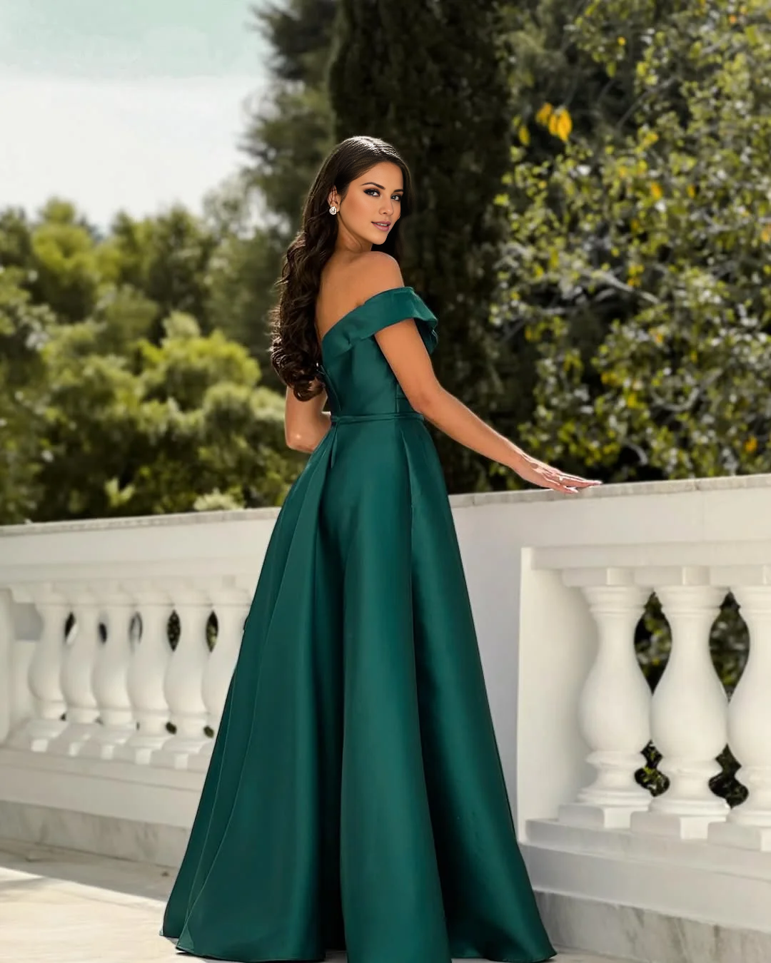 Vestido de fiesta Jimiss con hombros descubiertos, cuello, espalda descubierta y largo hasta el suelo