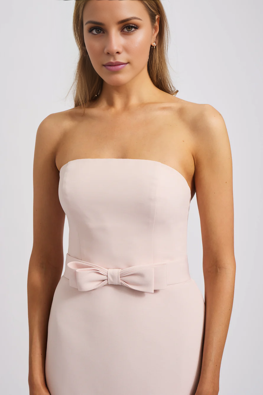 Vestido de fiesta Jimiss con hombros descubiertos, cuello sin mangas, espalda descubierta, abertura y largo hasta el suelo