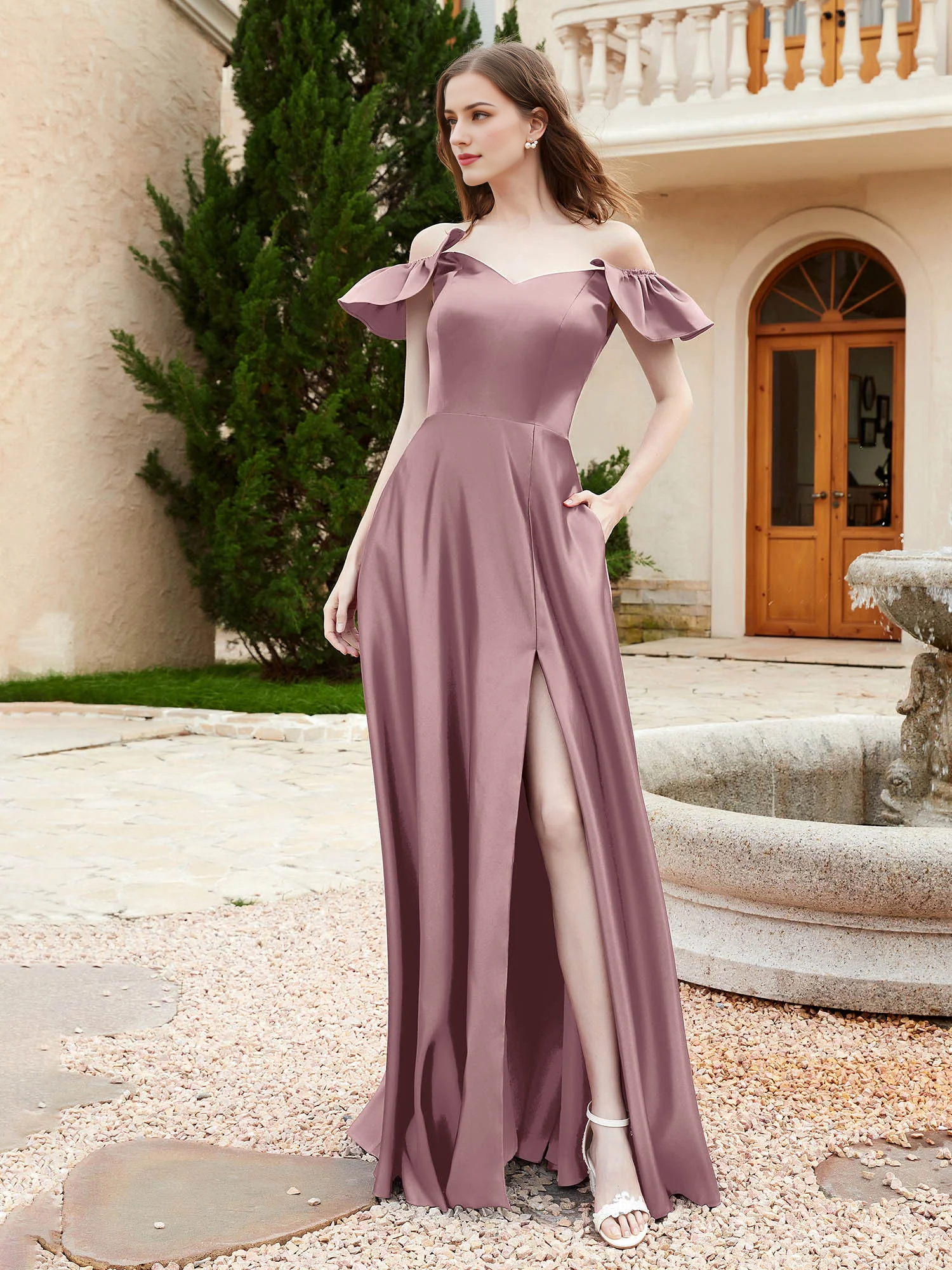 Vestido de dama de honor de satén con hombros descubiertos y bolsillo