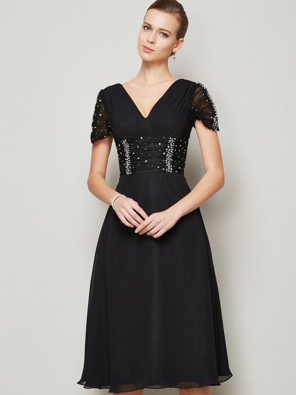 Vestidos de fiesta cortos de gasa con corte A/princesa, escote en V, mangas cortas y volantes