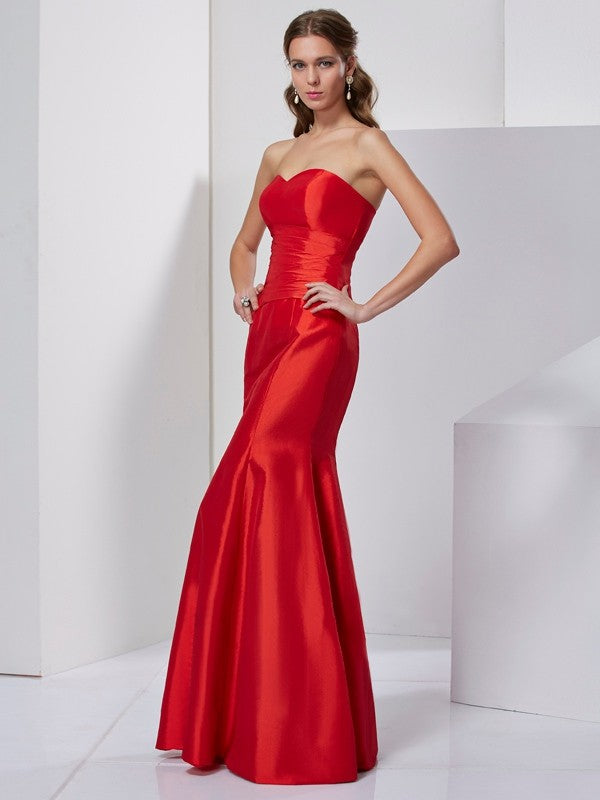 Vestidos largos de tafetán plisados sin mangas con escote corazón y corte trompeta/sirena