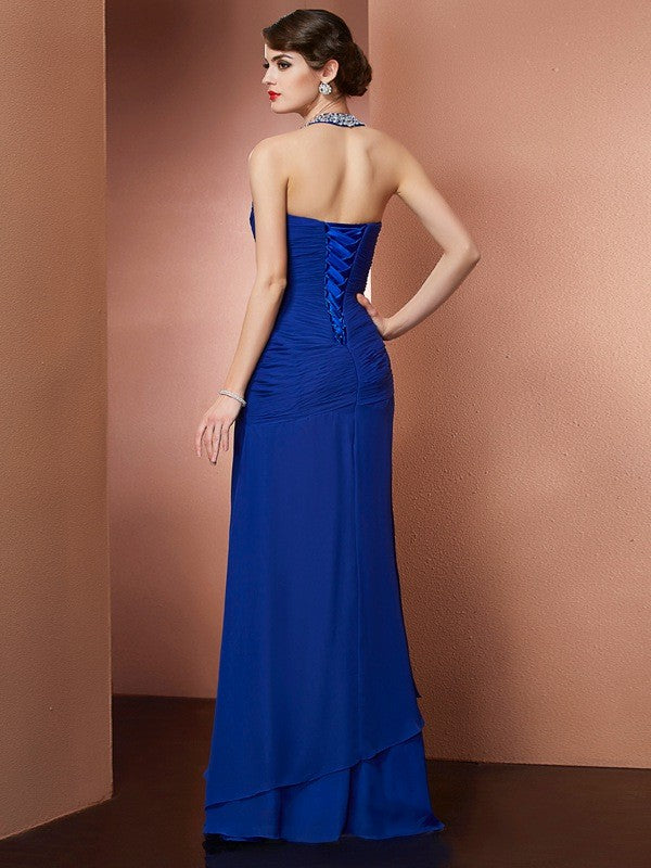 Vestidos largos de gasa con cuello halter, sin mangas y con abalorios