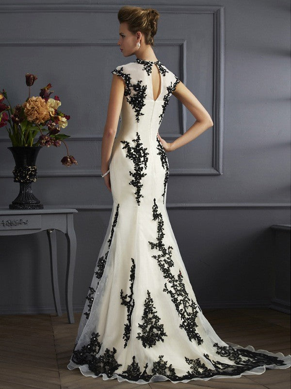 Vestidos de Madre de la Novia de Organza con Apliques y Cuello Alto y Mangas Cortas de Corte Trompeta/Sirena