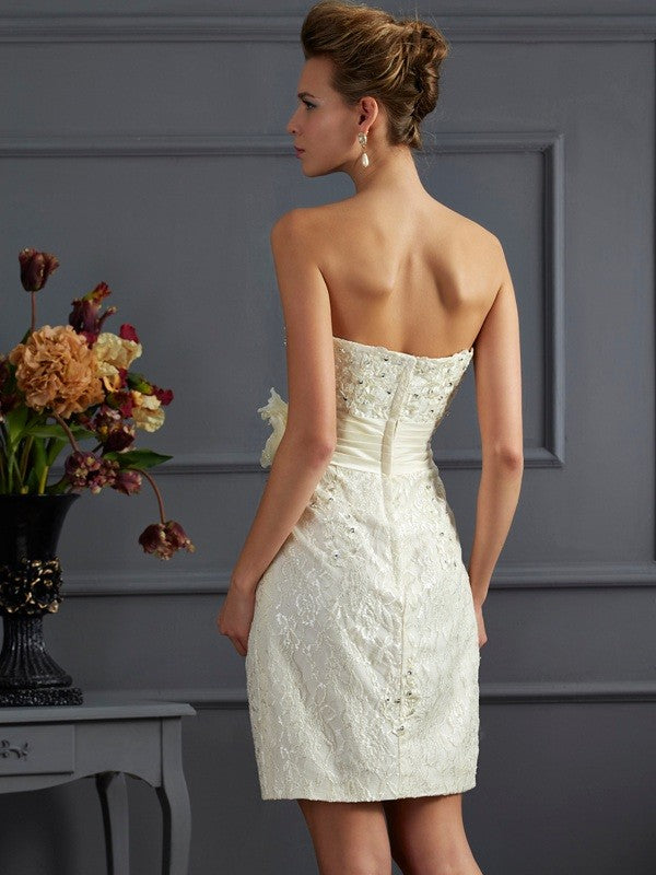 Vestidos de madre de la novia de tafetán corto, sin mangas, con escote corazón y cuentas