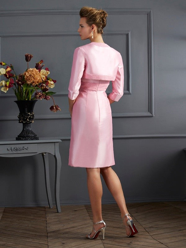 Abiti da sposa corti in taffetà con perline, senza spalline, senza maniche e a tubino