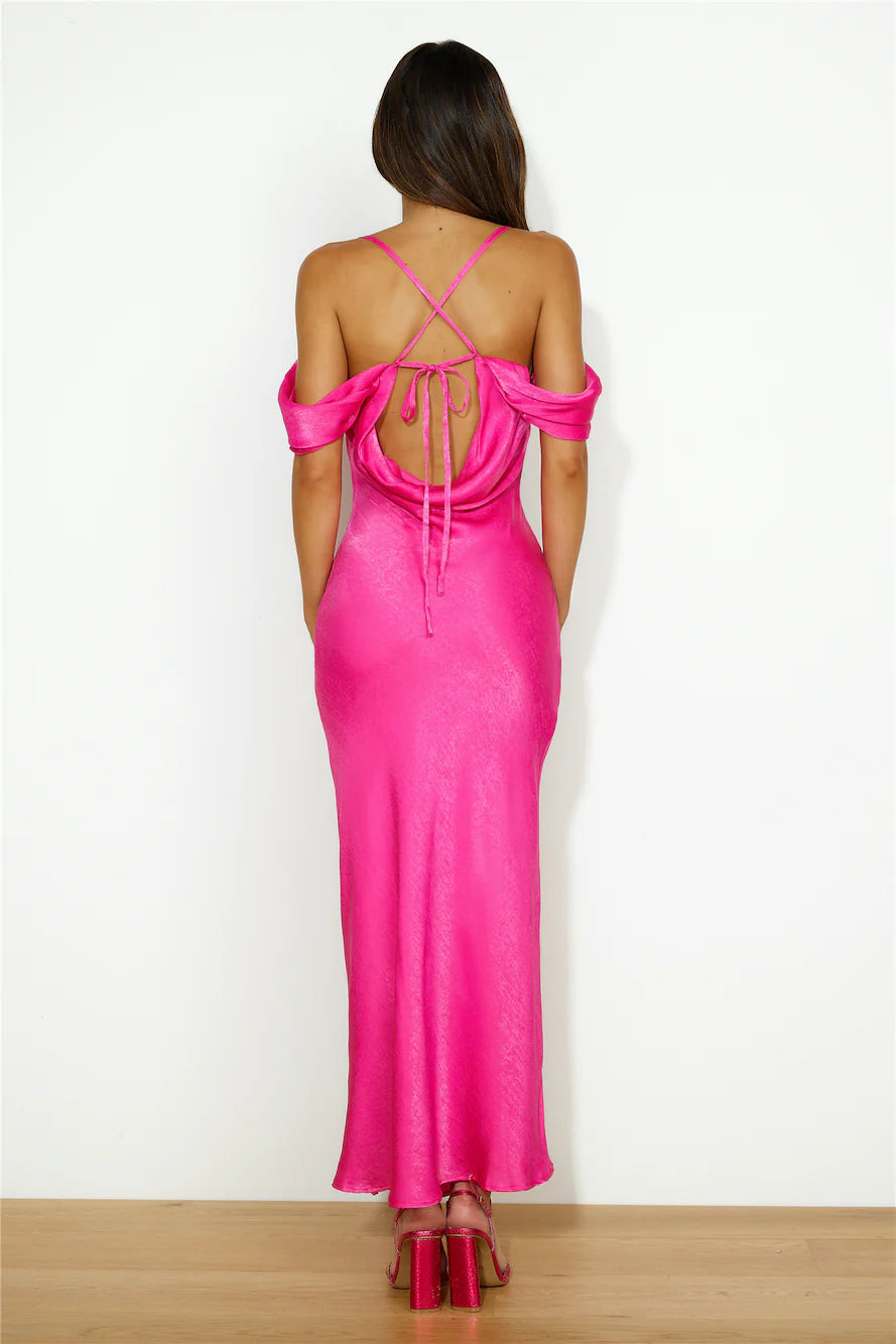 Vestido de fiesta largo sin espalda con tirantes finos y cuello descubierto de Jimiss
