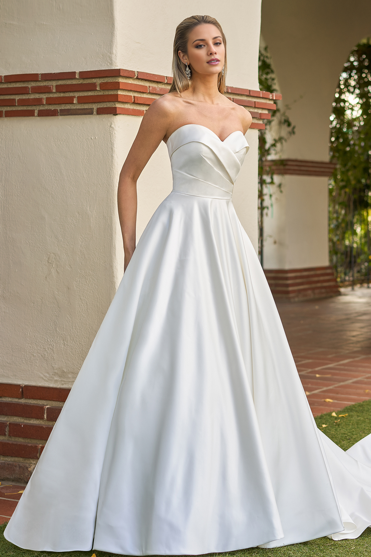 Ivory Satin A-Line Floor-Length Evening Dress with Sweetheart Neckline & Pockets