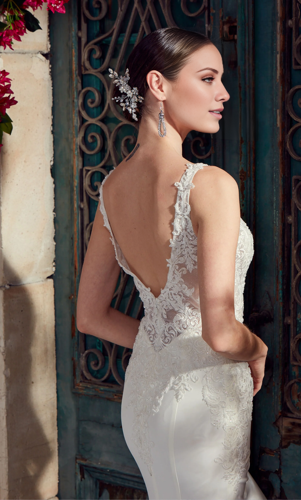 Ivory Lace Mermaid Floor-Length Evening Dress with V-Neck
