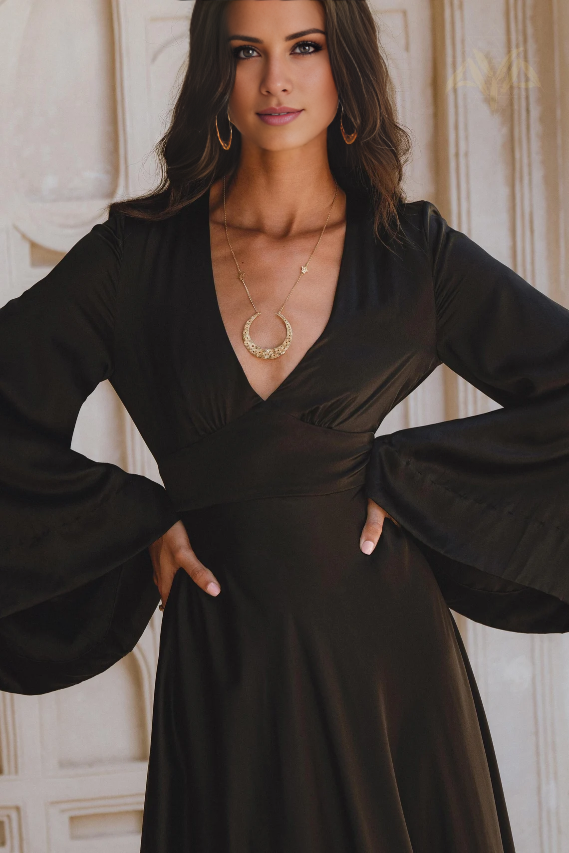 Vestido de noche Jimiss con escote en V, manga larga, espalda descubierta y largo hasta el suelo 