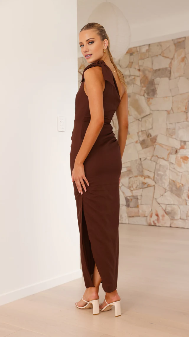 Vestido de fiesta largo Jimiss con un solo hombro, sin mangas, hombros descubiertos, detalle de lazo y abertura lateral