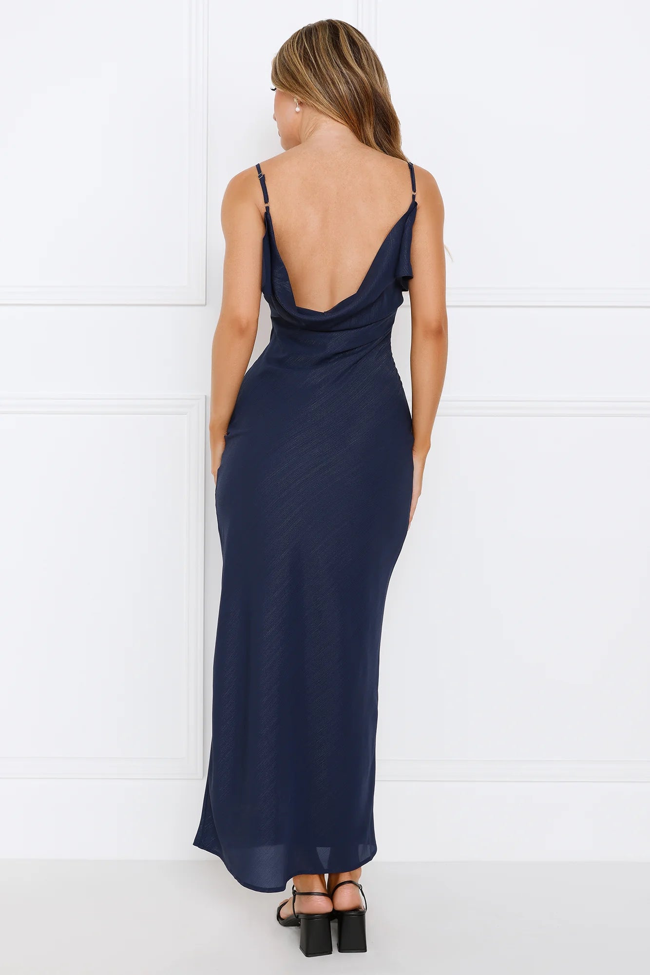 Vestido de fiesta Jimiss de satén con cuello de bufanda y tirantes finos, sin espalda y largo hasta el suelo