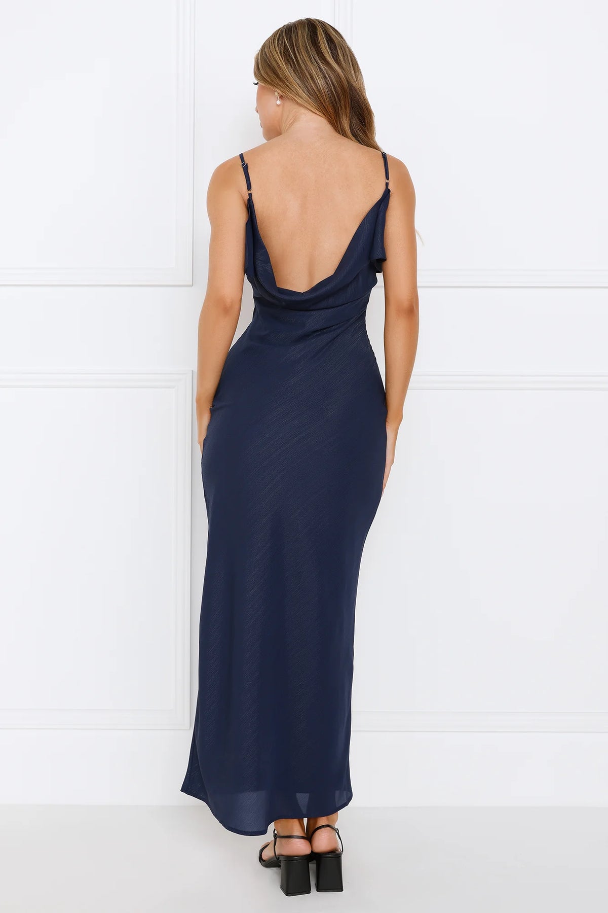 Vestido de fiesta Jimiss de satén con cuello de bufanda y tirantes finos, sin espalda y largo hasta el suelo