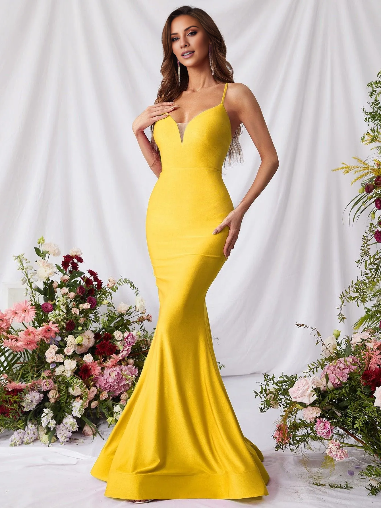 Mermaid V-neck slim shoulder strap backless and floor length formal dress