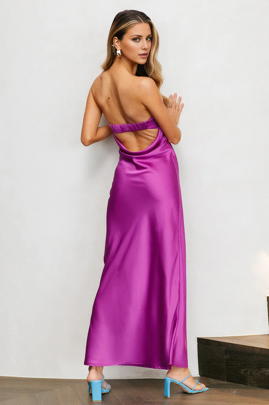 Vestido de fiesta largo de satén sin tirantes, con cuello y hombros descubiertos de Jimiss