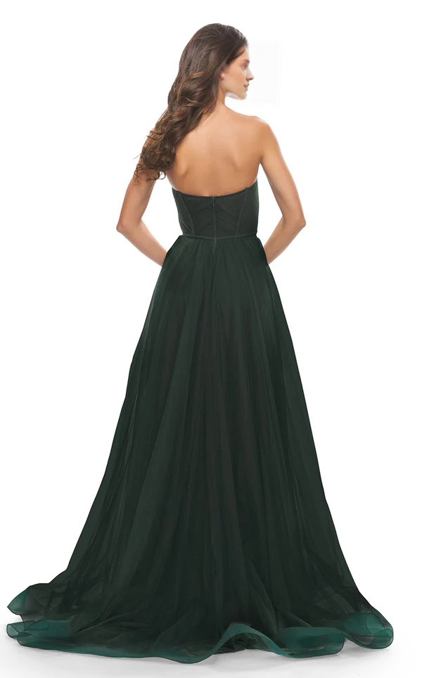 Abito da ballo lungo fino al pavimento, corsetto aderente senza spalline trasparente con colletto a forma di cuore, spacchi laterali