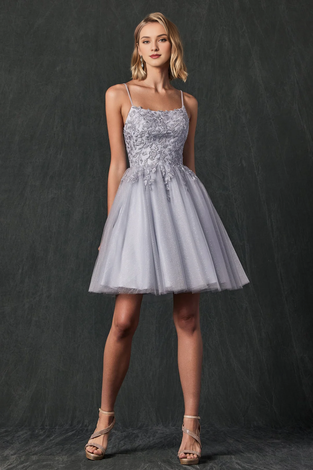 Vestido corto sin mangas con calcomanía de flores