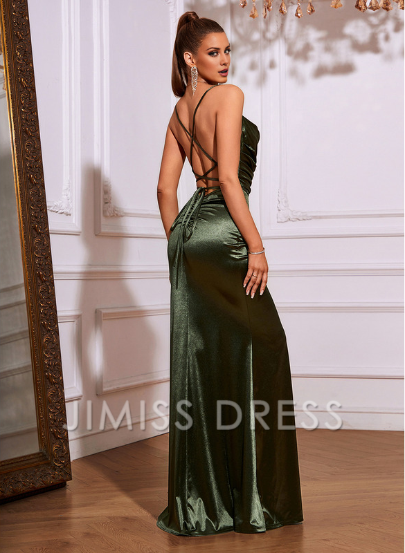 Vestido de fiesta de satén plisado hasta el suelo con chal de sirena en forma de trompeta de Jimiss