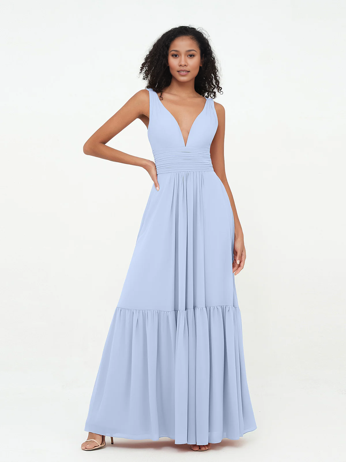 Vestido estilo bohemio con falda en capas de gasa y escote en V profundo