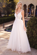 Vestido de novia largo de gasa color blanco roto con calcomanía de flores