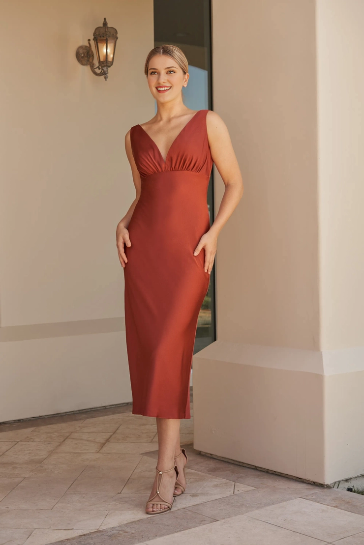 Vestido de dama de honor de largo medio, corte entallado, corte trompeta, con escote en V y espalda de tela crepé de Chamius
