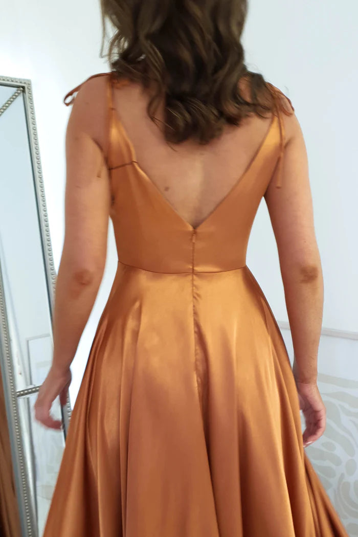 Vestido de fiesta largo hasta el suelo con escote en V, espalda abierta, abertura lateral y tirantes finos - Vestido Jimiss 