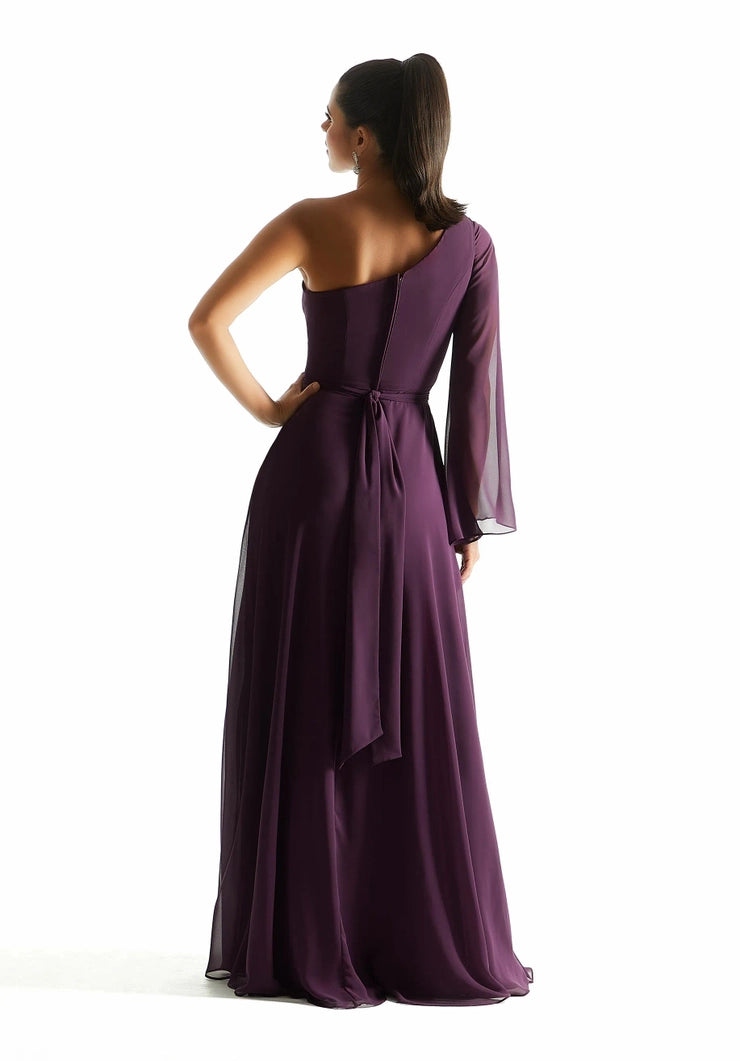 Abito da damigella d'onore bianco neve trasparente con scollatura monospalla, maniche lunghe e linea ad A