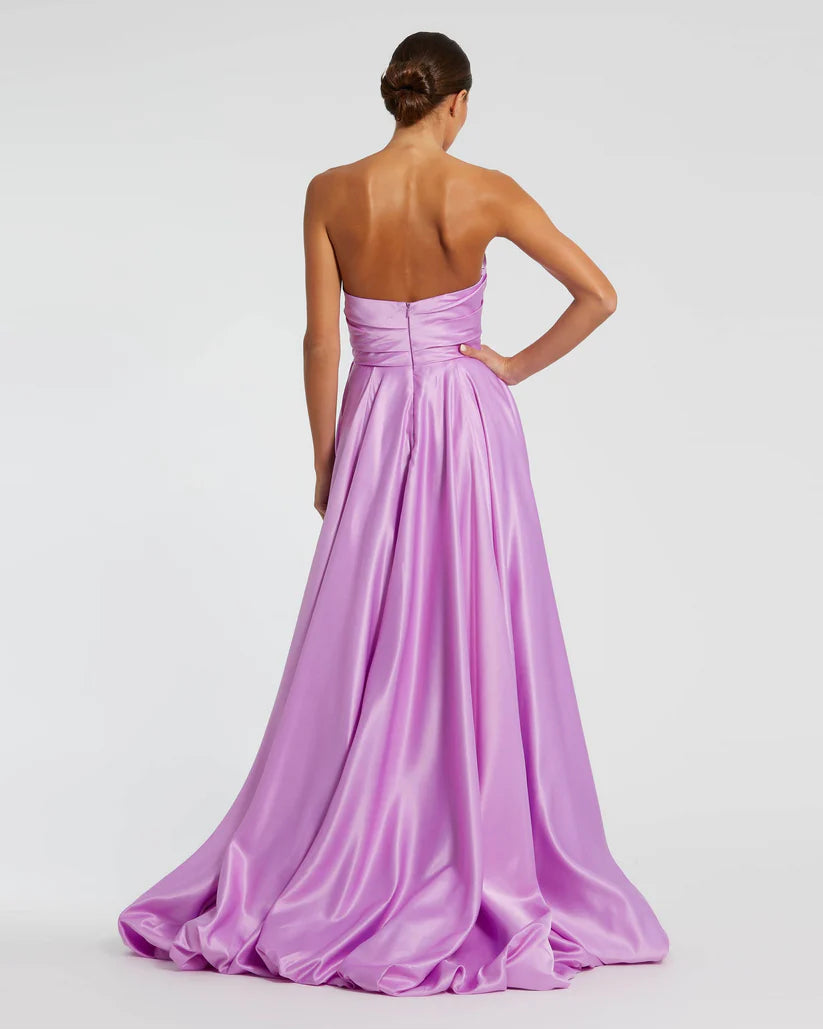Vestido de noche largo hasta el suelo con falda plisada, sin tirantes y sin mangas