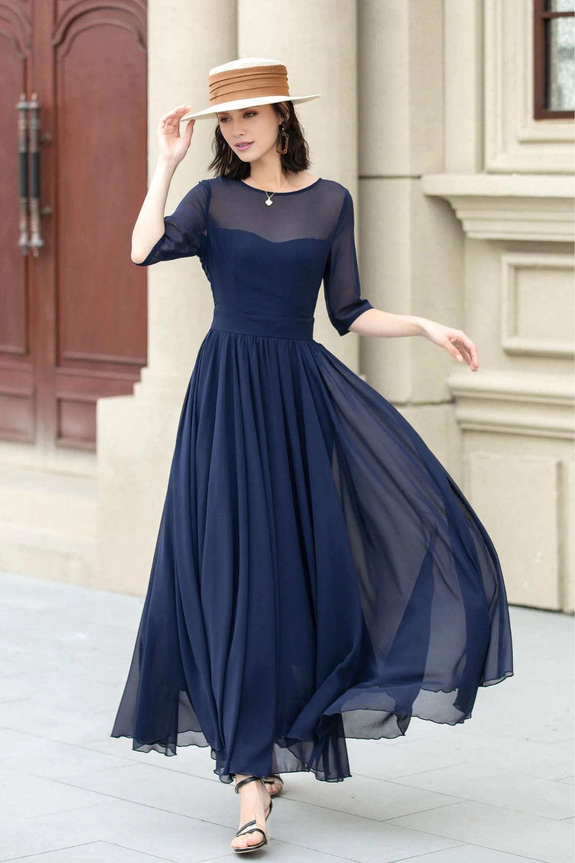 Vestido de fiesta largo de gasa con cuello barco y manga corta de Jimiss 
