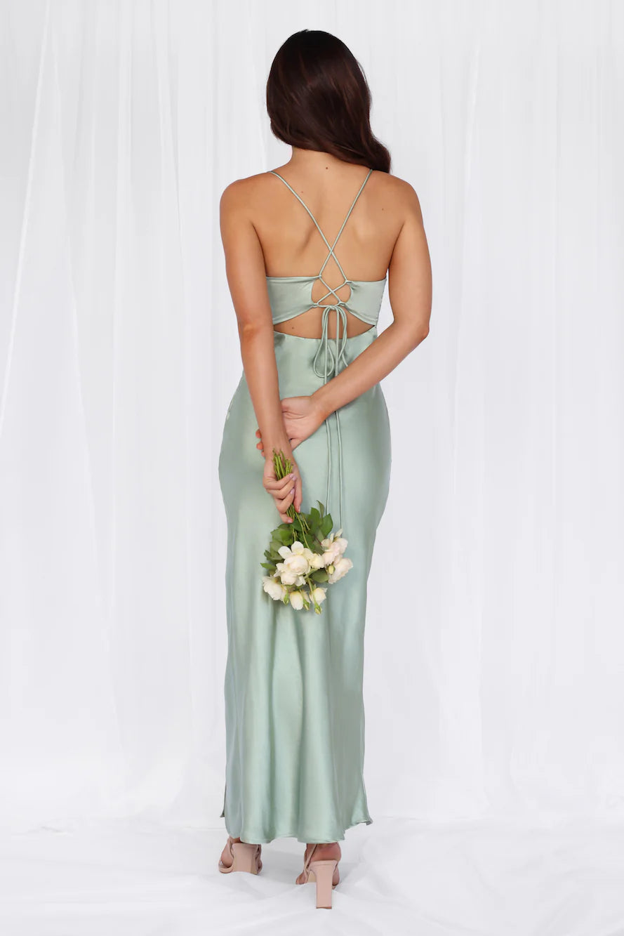 Vestido de fiesta largo de satén con escote en V y espalda descubierta con abertura lateral de Jimiss