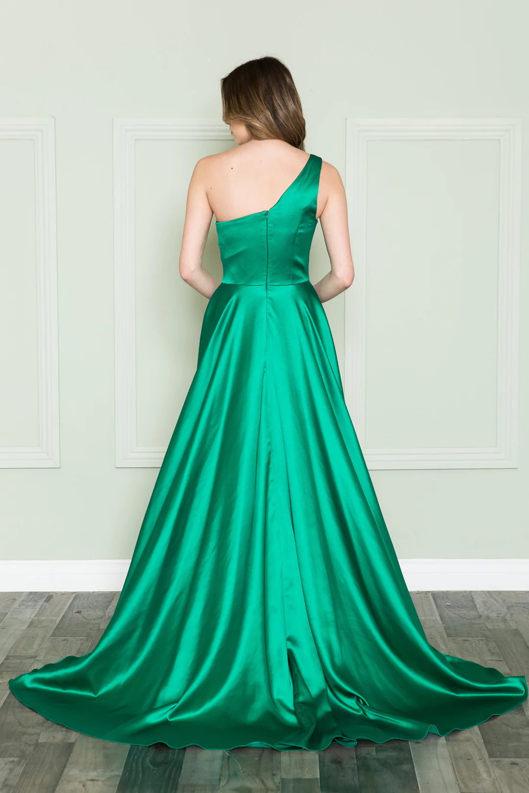 Vestido largo de corte A con un solo hombro