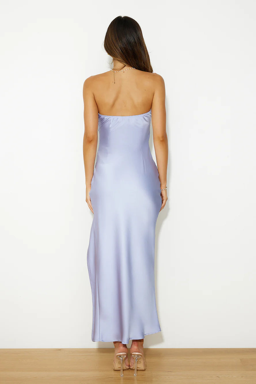 Vestido de fiesta largo de satén con abertura lateral, sin mangas y cuello con hombros descubiertos de Jimiss