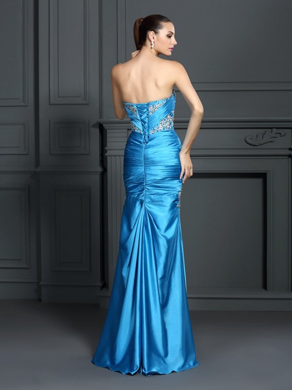 Vestidos largos de satén tejido sin mangas con escote corazón y cuentas de corte trompeta/sirena