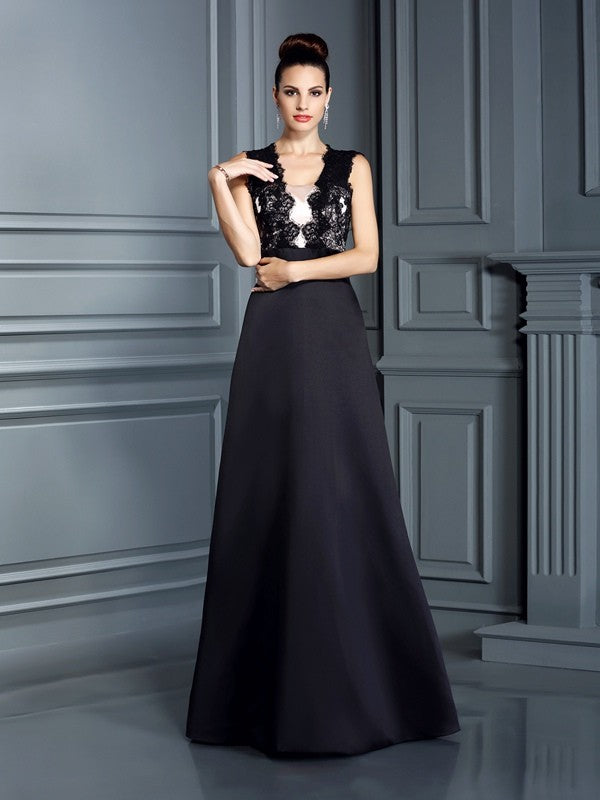 Vestidos largos de satén sin mangas con encaje y tirantes princesa en forma de A