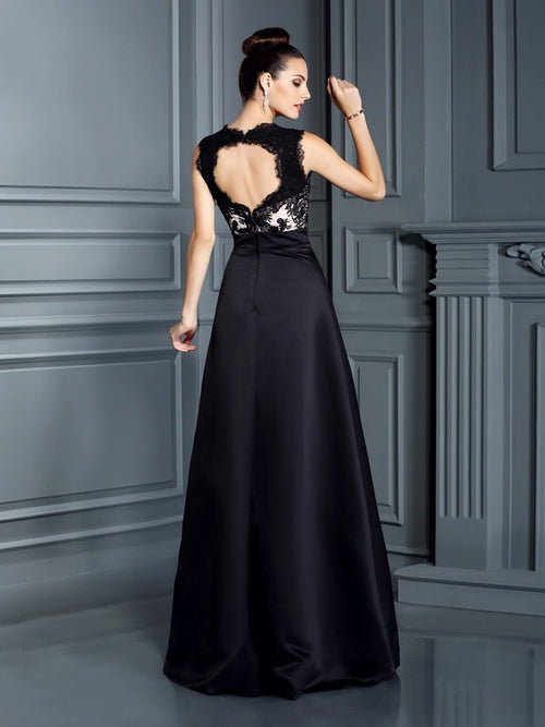 Black Lace V-Neck A-Line Floor-Length Evening Dress