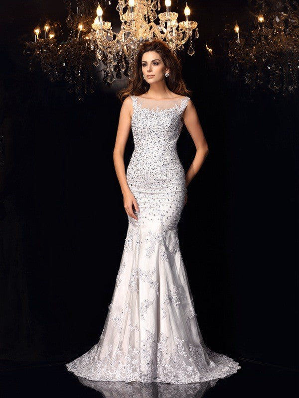 Vestidos largos de tul sin mangas con escote trompeta/sirena y cuentas