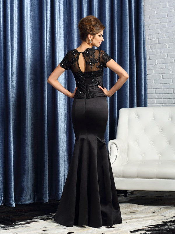 Vestidos largos de satén para madre de la novia con escote en V, apliques y mangas cortas de corte trompeta/sirena