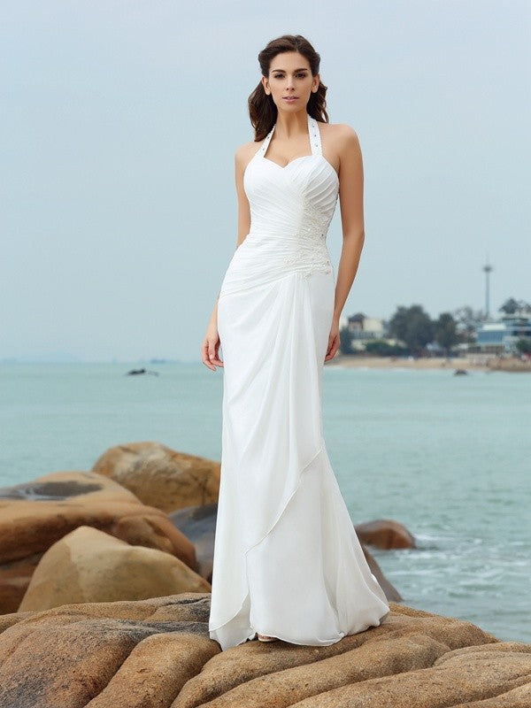 Vestidos de novia largos de gasa para playa, sin mangas, con escote halter, plisados y corte tubo/columna