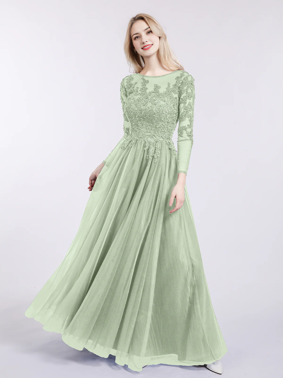 Abito a maniche lunghe in chiffon con decalcomanie