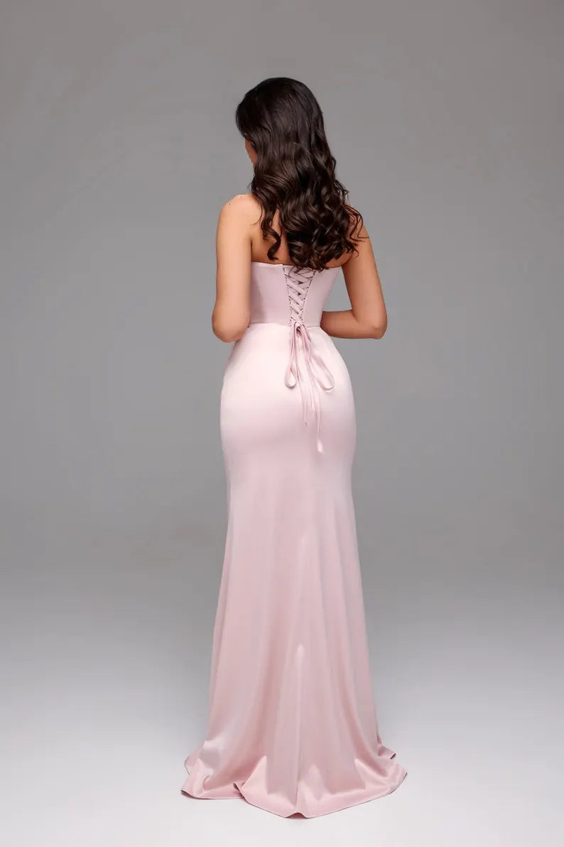 Blushing Pink Satin Sheath/column Floor-Length Evening Dress with Sweetheart Neckline and High Slit