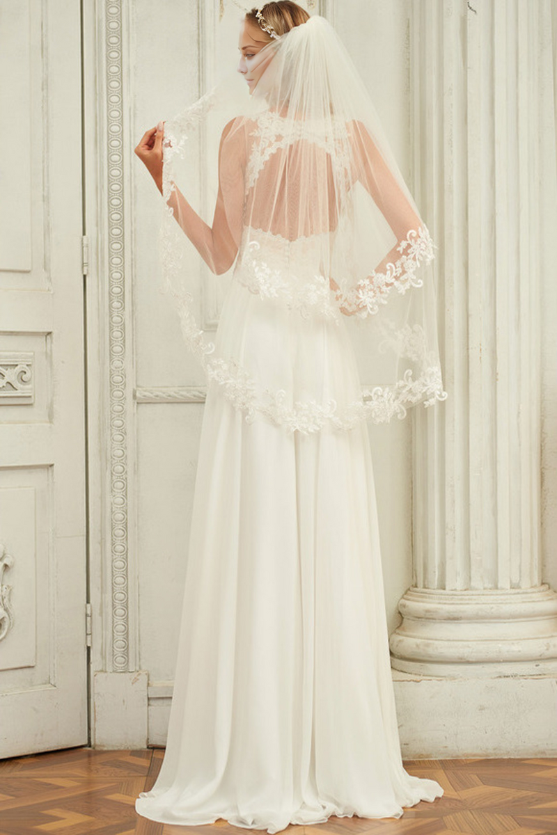 Abito da sposa in chiffon di pizzo senza maniche con scollo a V e scollo a V a trapezio