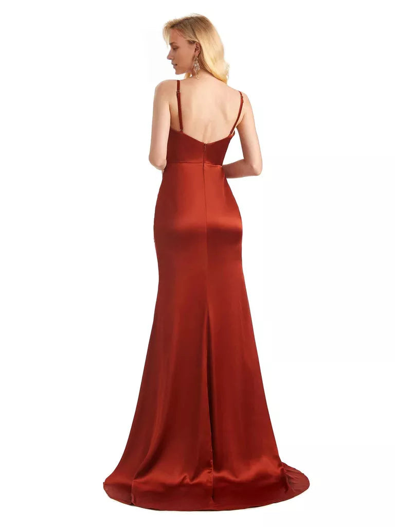 Vestido de dama de honor de satén con escote en V y tirantes finos, con abertura lateral y sexy