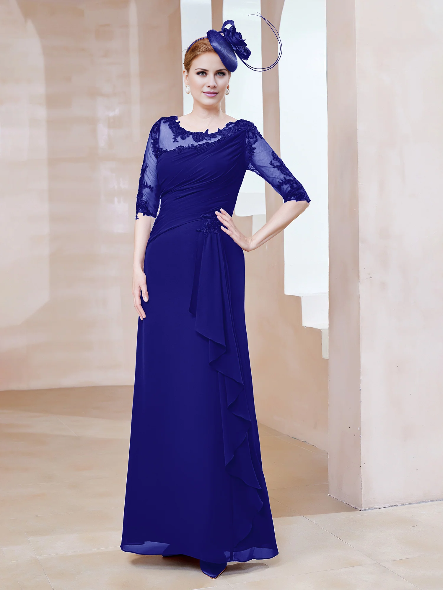 Vestido de madre de la novia ajustado, con escote redondo bajo de encaje y bordes con volantes.