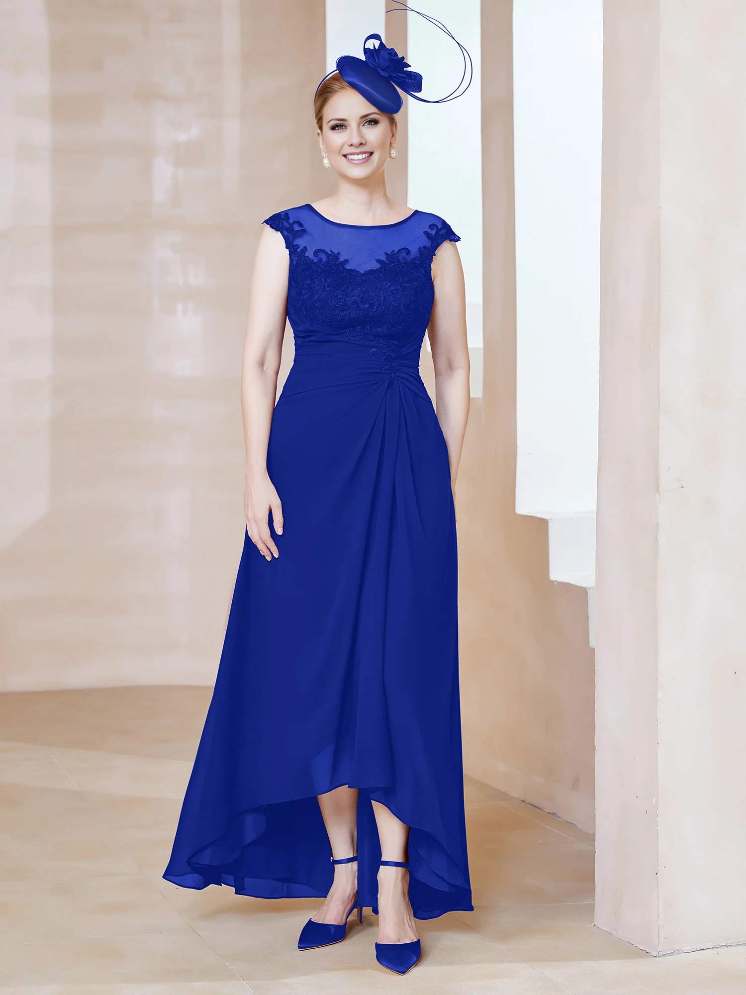 Vestido asimétrico de corte A para madre de la novia con cuello de encaje ilusión