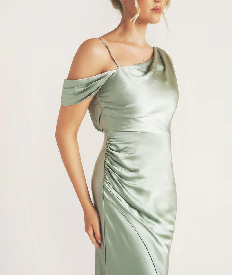 Vestido de fiesta Jimiss con cuello asimétrico, hombros descubiertos, sin mangas, espalda descubierta, abertura lateral y largo hasta el suelo