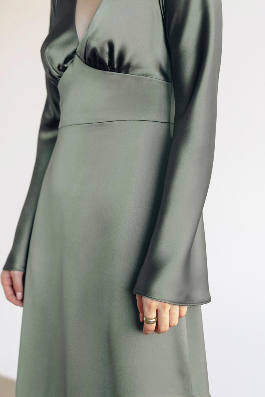 Vestido de noche Jimiss con escote en V profundo, manga larga, espalda descubierta y largo hasta el suelo